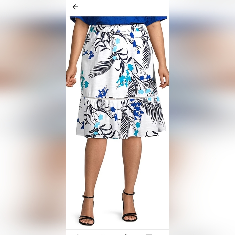 Liz Claiborne Skirt. White Palms. Size Petite Large. New with Tags.